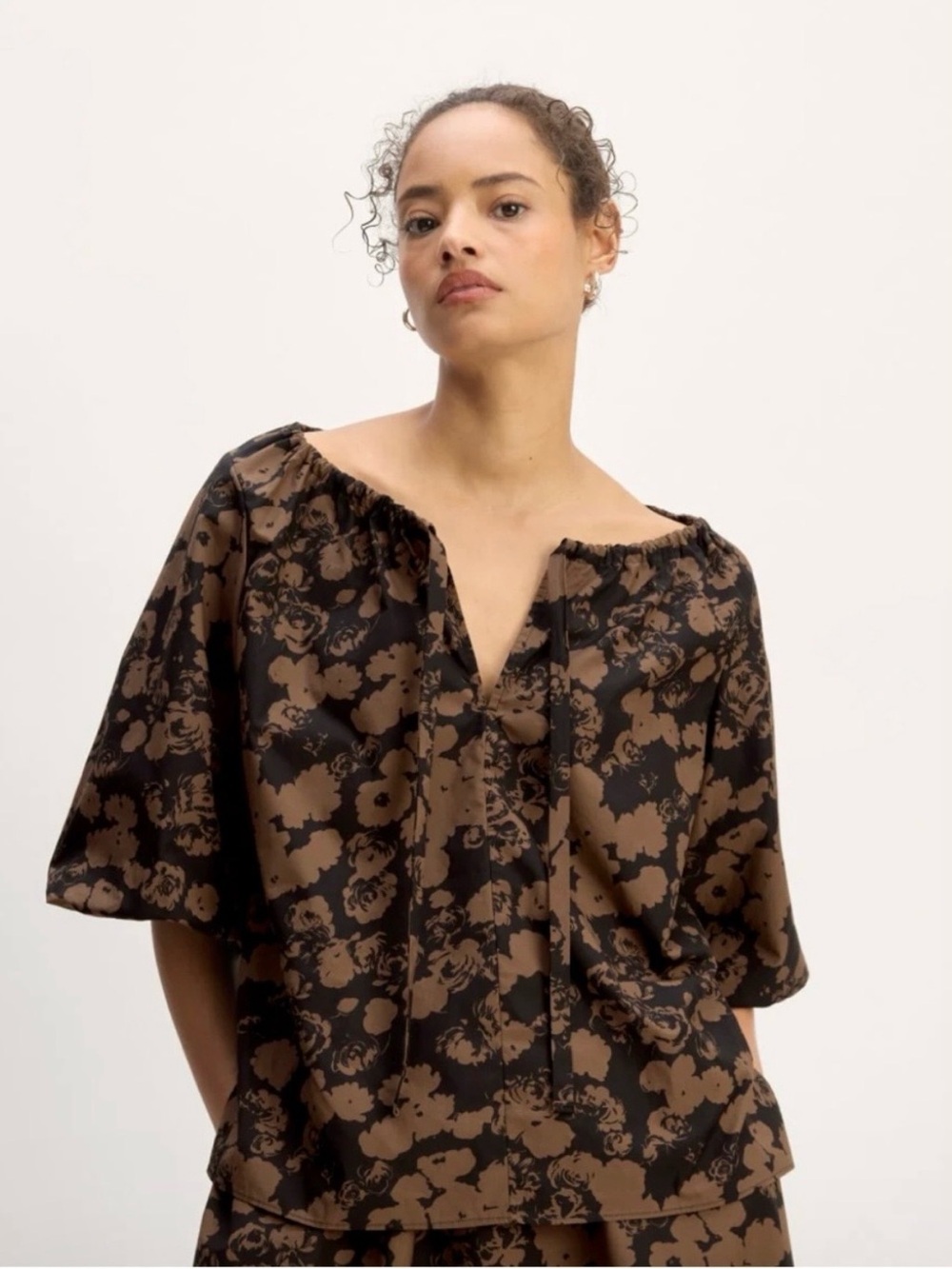 Everlane Supima Puff-Sleeve Brown Black Floral Cotton Chic boho casual Top